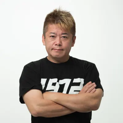 ノートとペンとコーヒー